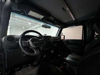 2015 Jeep Wrangler Rubicon   - Photo 11 - Grand Rapids, MI 49512
