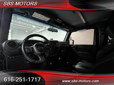 2015 Jeep Wrangler Rubicon   - Photo 11 - Grand Rapids, MI 49512