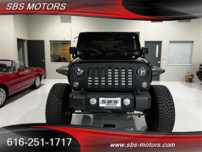 2015 Jeep Wrangler Rubicon   - Photo 2 - Grand Rapids, MI 49512