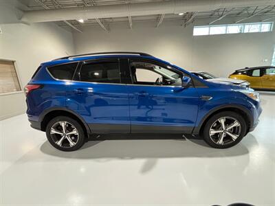 2017 Ford Escape SE   - Photo 2 - Grand Rapids, MI 49512