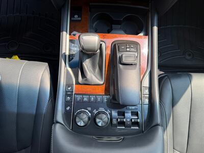 2018 Lexus LX 570 Three-Row - Photo 35 - Grand Rapids, MI 49512