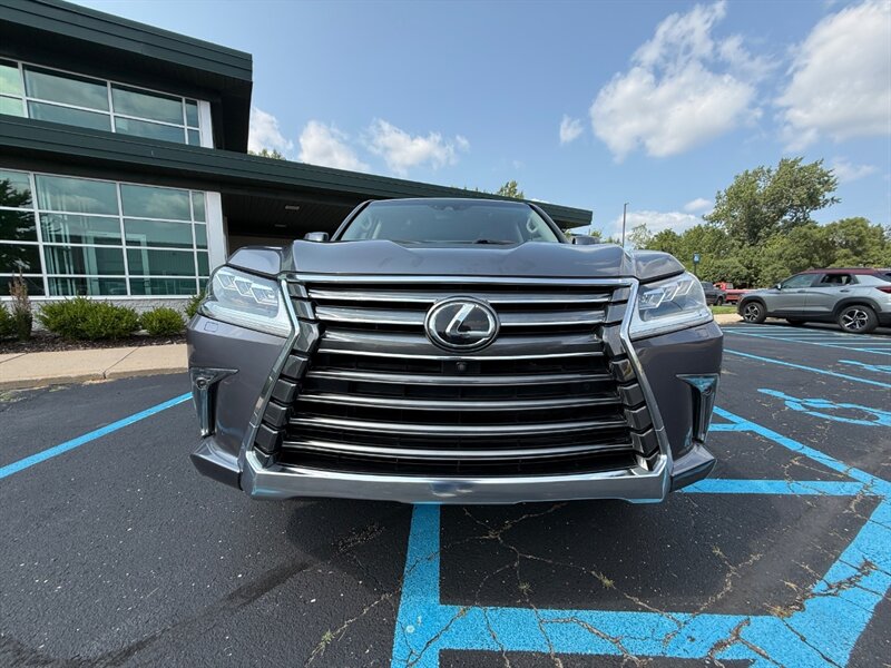 2018 Lexus LX 570 Three-Row - Photo 2 - Grand Rapids, MI 49512