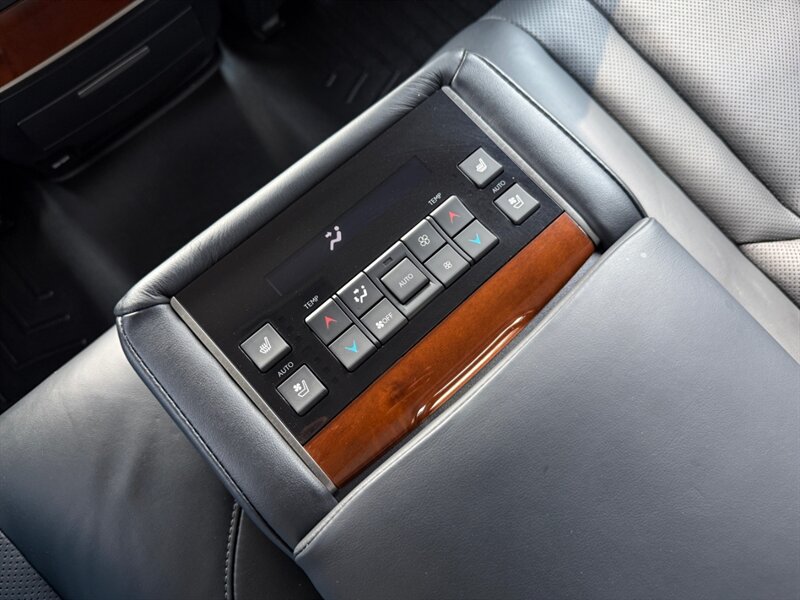 2018 Lexus LX 570 Three-Row - Photo 52 - Grand Rapids, MI 49512