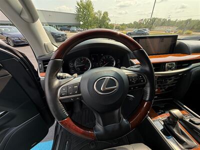 2018 Lexus LX 570 Three-Row - Photo 28 - Grand Rapids, MI 49512
