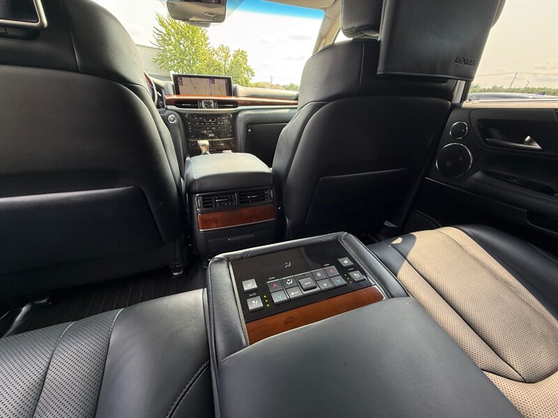 2018 Lexus LX 570 Three-Row - Photo 51 - Grand Rapids, MI 49512