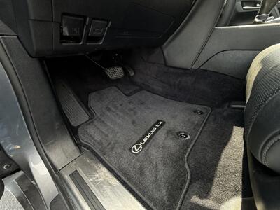 2018 Lexus LX 570 Three-Row - Photo 24 - Grand Rapids, MI 49512