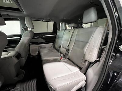 2017 Toyota Highlander Hybrid XLE   - Photo 11 - Grand Rapids, MI 49512