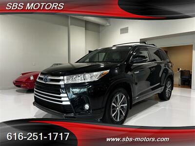 2017 Toyota Highlander Hybrid XLE   - Photo 3 - Grand Rapids, MI 49512