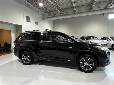 2017 Toyota Highlander Hybrid XLE   - Photo 4 - Grand Rapids, MI 49512