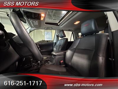 2022 Toyota 4Runner TRD Pro - Photo 9 - Grand Rapids, MI 49512