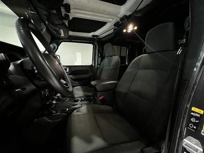 2022 Jeep Gladiator Willys   - Photo 10 - Grand Rapids, MI 49512