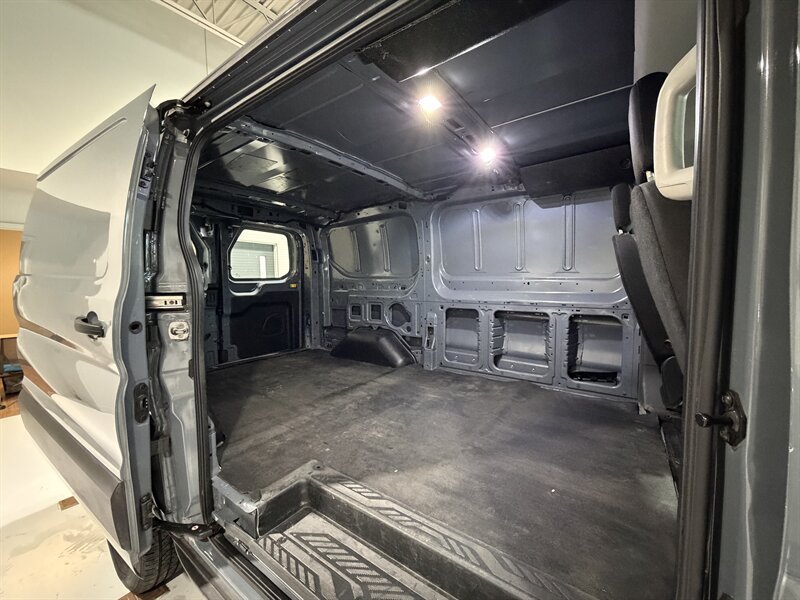 2022 Ford Transit 150 - Photo 5 - Grand Rapids, MI 49512
