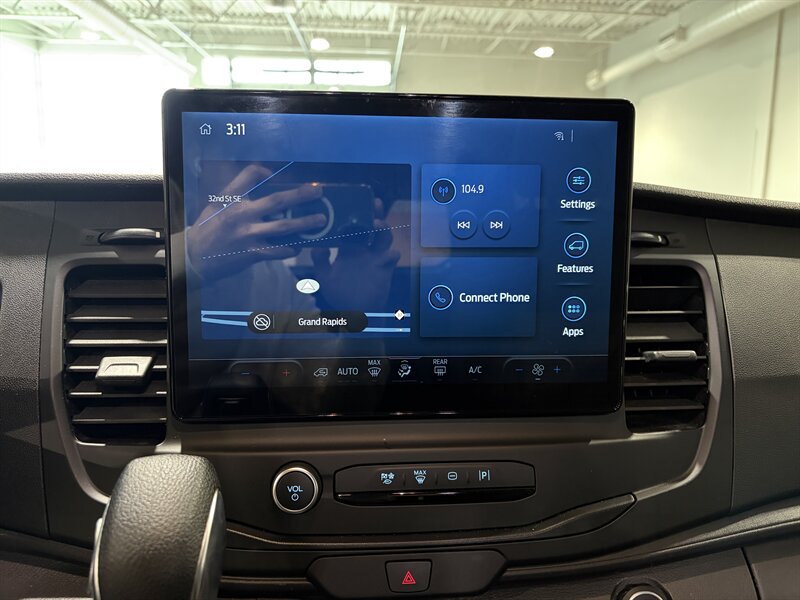 2022 Ford Transit 150 - Photo 10 - Grand Rapids, MI 49512