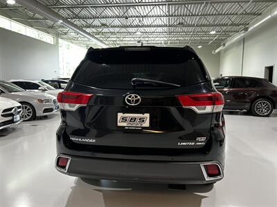 2018 Toyota Highlander Limited Platinum   - Photo 6 - Grand Rapids, MI 49512