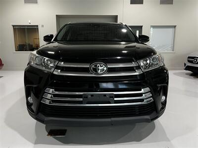 2018 Toyota Highlander Limited Platinum   - Photo 2 - Grand Rapids, MI 49512