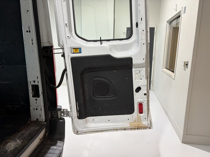 2015 Ford Transit 250 - Photo 9 - Grand Rapids, MI 49512