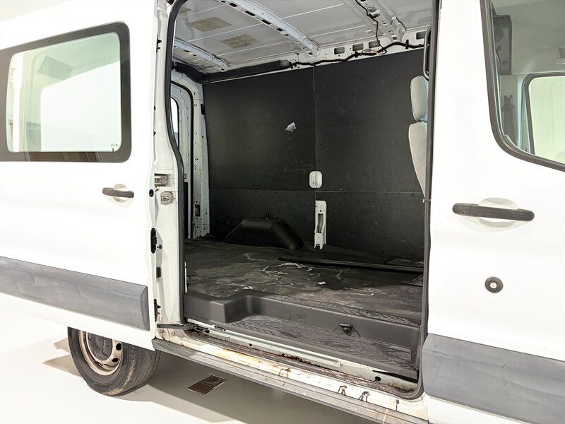 2015 Ford Transit 250 - Photo 13 - Grand Rapids, MI 49512