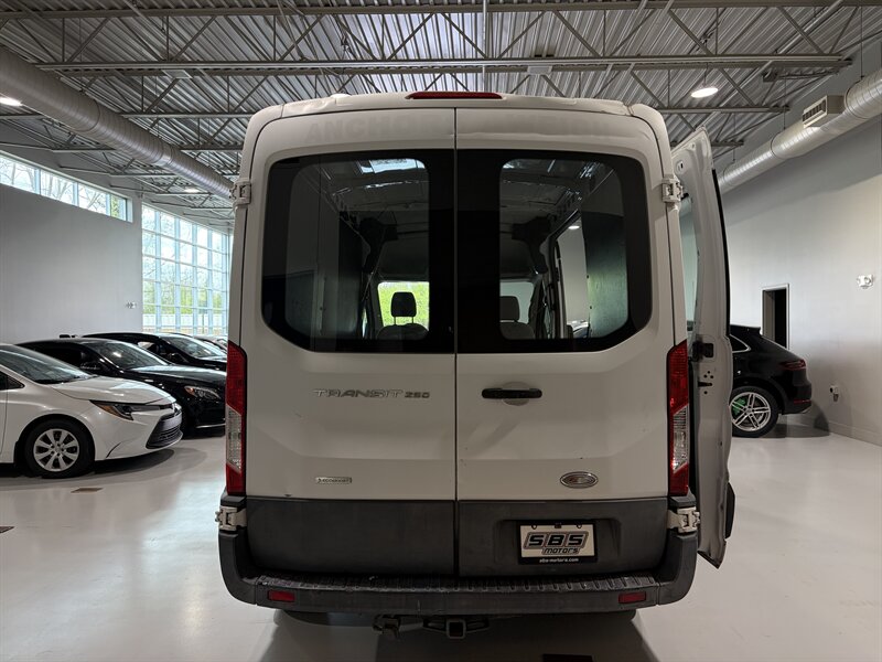 2015 Ford Transit 250 - Photo 6 - Grand Rapids, MI 49512