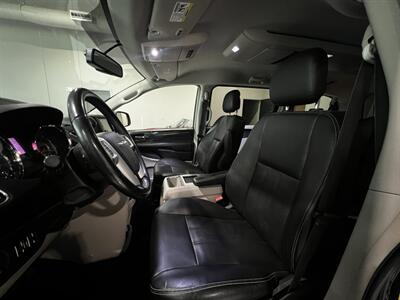 2016 Chrysler Town and Country Touring   - Photo 10 - Grand Rapids, MI 49512