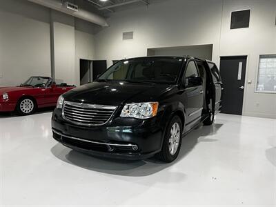 2016 Chrysler Town and Country Touring   - Photo 3 - Grand Rapids, MI 49512