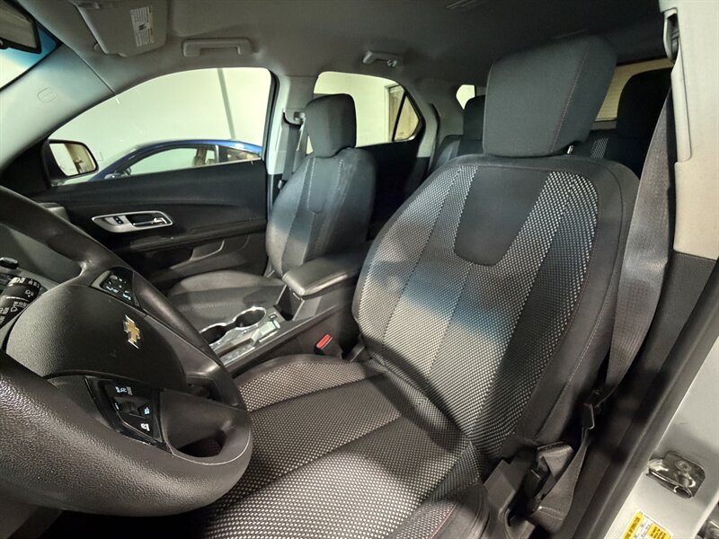2016 Chevrolet Equinox LS - Photo 8 - Grand Rapids, MI 49512