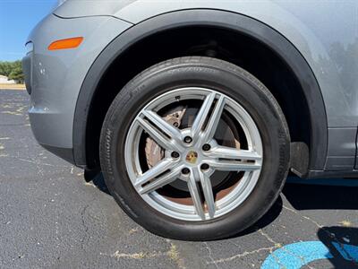 2016 Porsche Cayenne   - Photo 10 - Grand Rapids, MI 49512