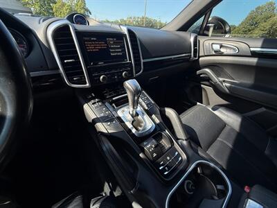 2016 Porsche Cayenne   - Photo 30 - Grand Rapids, MI 49512