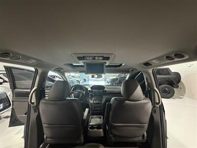 2017 Honda Odyssey Touring   - Photo 12 - Grand Rapids, MI 49512