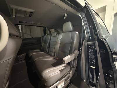 2017 Honda Odyssey Touring   - Photo 10 - Grand Rapids, MI 49512