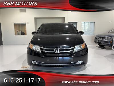 2017 Honda Odyssey Touring   - Photo 2 - Grand Rapids, MI 49512