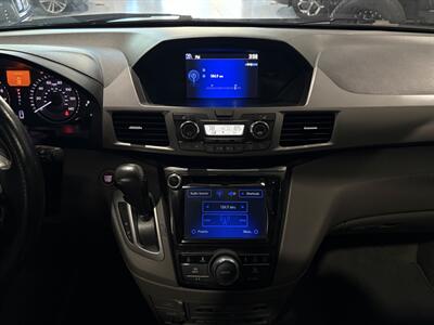 2017 Honda Odyssey Touring   - Photo 7 - Grand Rapids, MI 49512