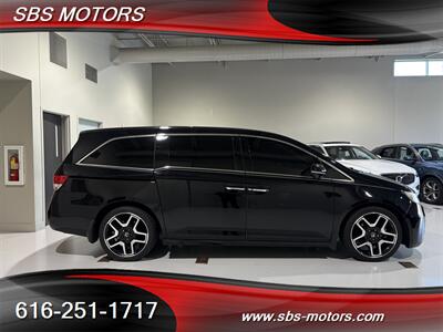 2017 Honda Odyssey Touring   - Photo 4 - Grand Rapids, MI 49512