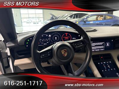 2020 Porsche Taycan 4S   - Photo 10 - Grand Rapids, MI 49512