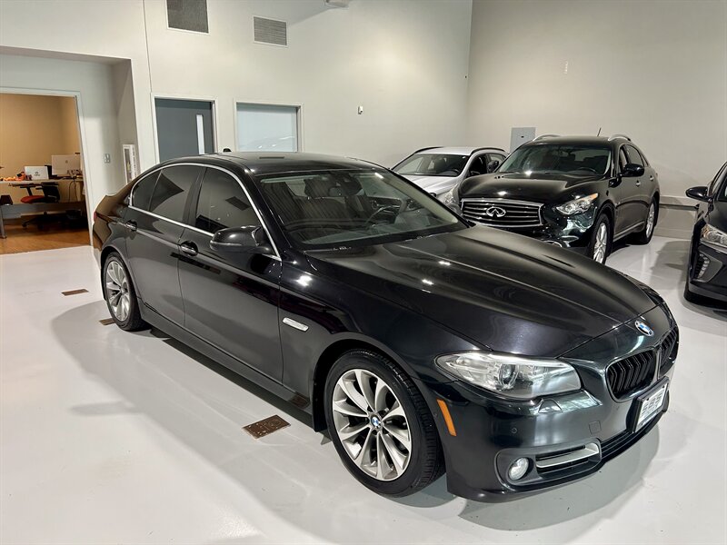 2016 BMW 5 Series 528i xDrive - Photo 1 - Grand Rapids, MI 49512