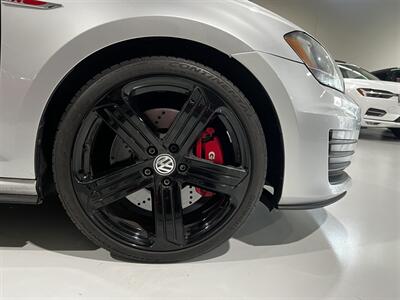 2017 Volkswagen Golf GTI SE   - Photo 5 - Grand Rapids, MI 49512
