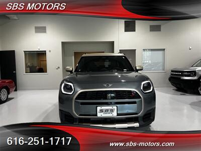 2025 MINI Countryman Cooper S ALL4   - Photo 2 - Grand Rapids, MI 49512