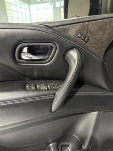 2021 INFINITI QX80 Luxe - Photo 7 - Grand Rapids, MI 49512