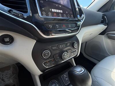 2022 Jeep Cherokee Limited - Photo 3 - Grand Rapids, MI 49512