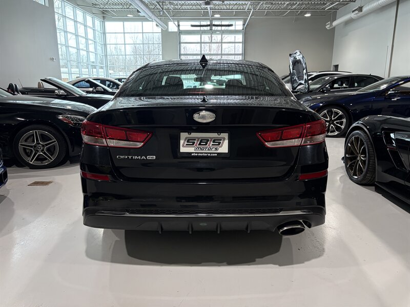 2019 Kia Optima LX - Photo 12 - Grand Rapids, MI 49512