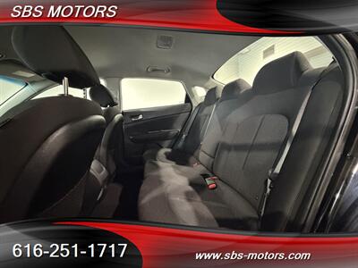 2019 Kia Optima LX - Photo 9 - Grand Rapids, MI 49512