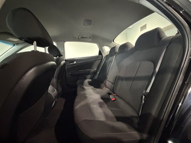 2019 Kia Optima LX - Photo 9 - Grand Rapids, MI 49512