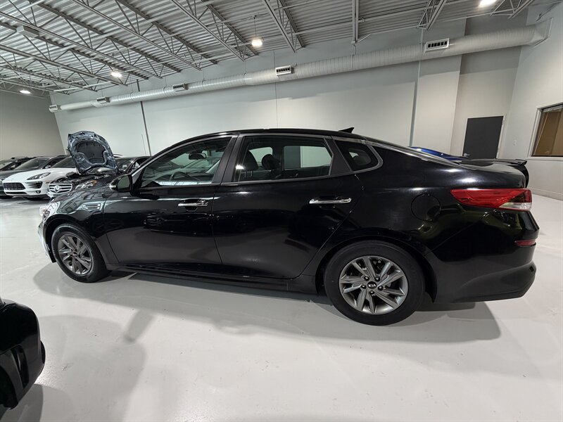 2019 Kia Optima LX - Photo 4 - Grand Rapids, MI 49512