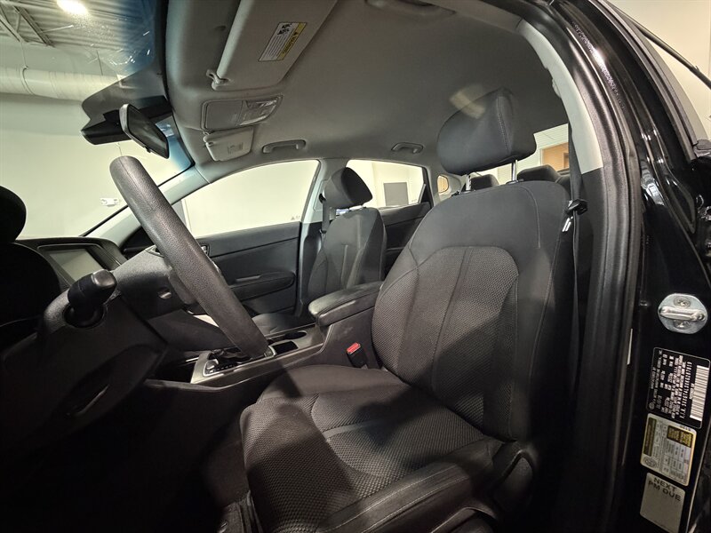 2019 Kia Optima LX - Photo 8 - Grand Rapids, MI 49512