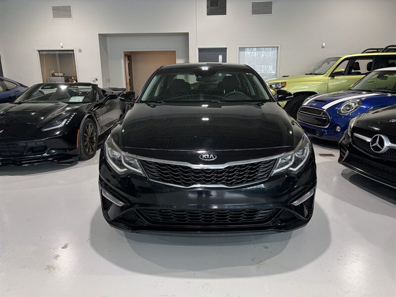 2019 Kia Optima LX - Photo 2 - Grand Rapids, MI 49512