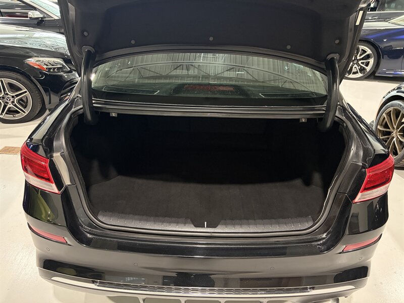 2019 Kia Optima LX - Photo 11 - Grand Rapids, MI 49512