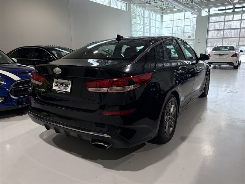 2019 Kia Optima LX - Photo 13 - Grand Rapids, MI 49512
