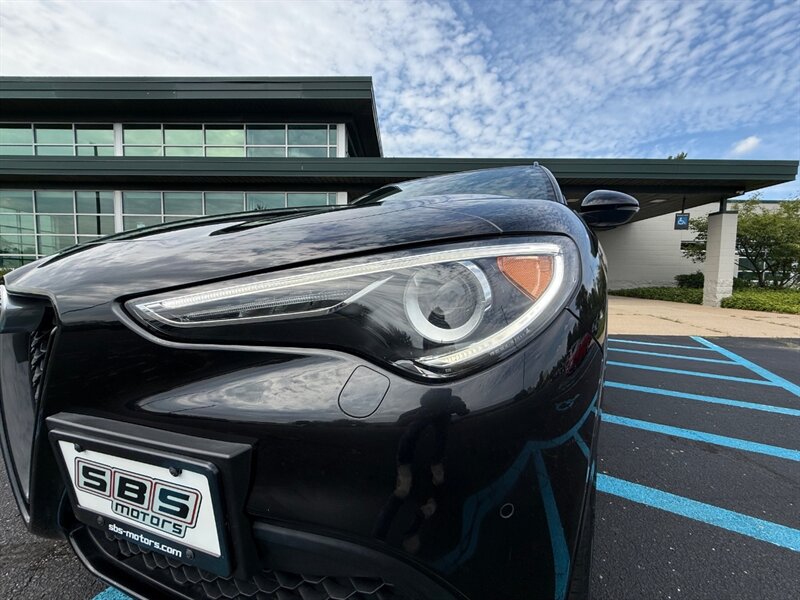 2023 Alfa Romeo Stelvio Veloce - Photo 6 - Grand Rapids, MI 49512
