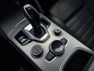 2023 Alfa Romeo Stelvio Veloce - Photo 34 - Grand Rapids, MI 49512