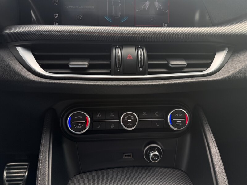2023 Alfa Romeo Stelvio Veloce - Photo 35 - Grand Rapids, MI 49512