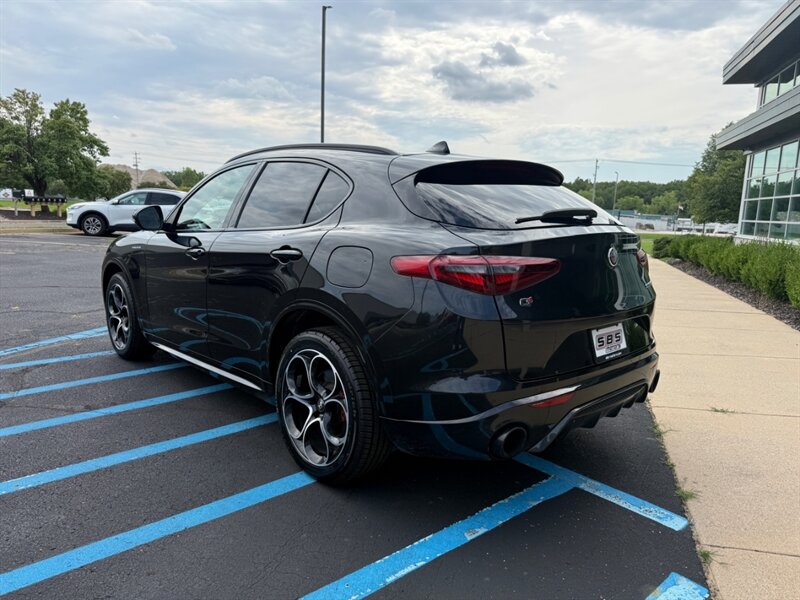 2023 Alfa Romeo Stelvio Veloce - Photo 10 - Grand Rapids, MI 49512